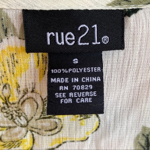 Yellow Floral Blouse - Picture 2 of 3